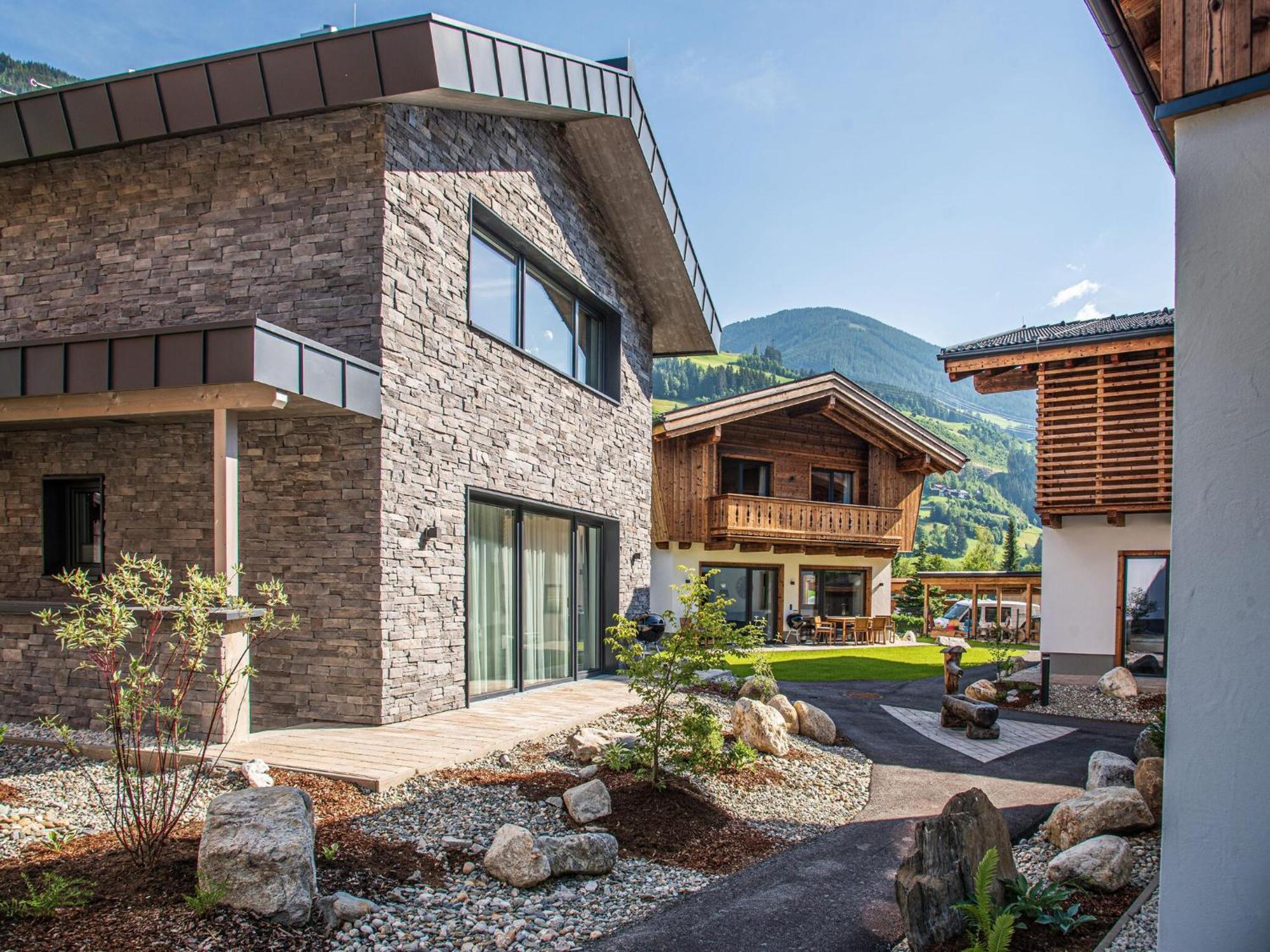 The Village Chalet Stone House Wald im Pinzgau Luaran gambar