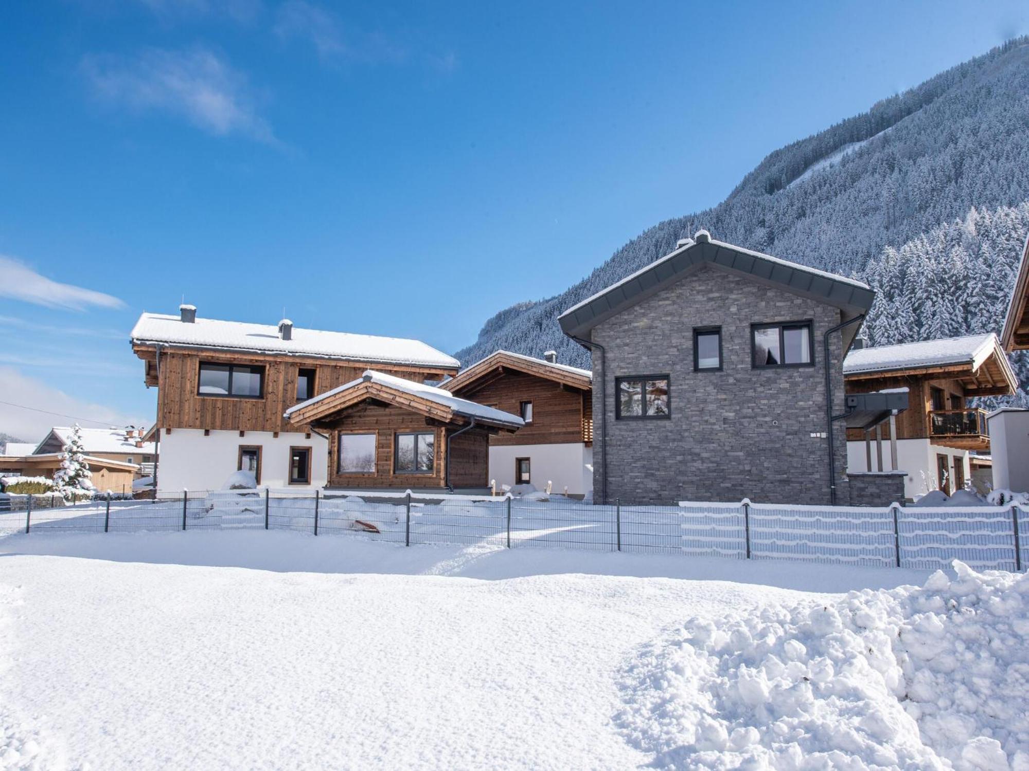 The Village Chalet Stone House Wald im Pinzgau Luaran gambar