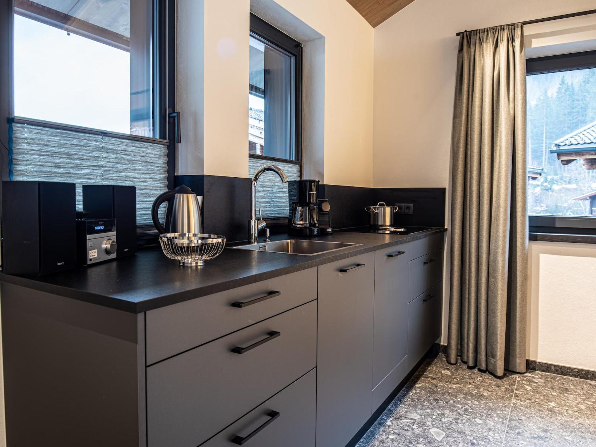 The Village Chalet Stone House Wald im Pinzgau Luaran gambar